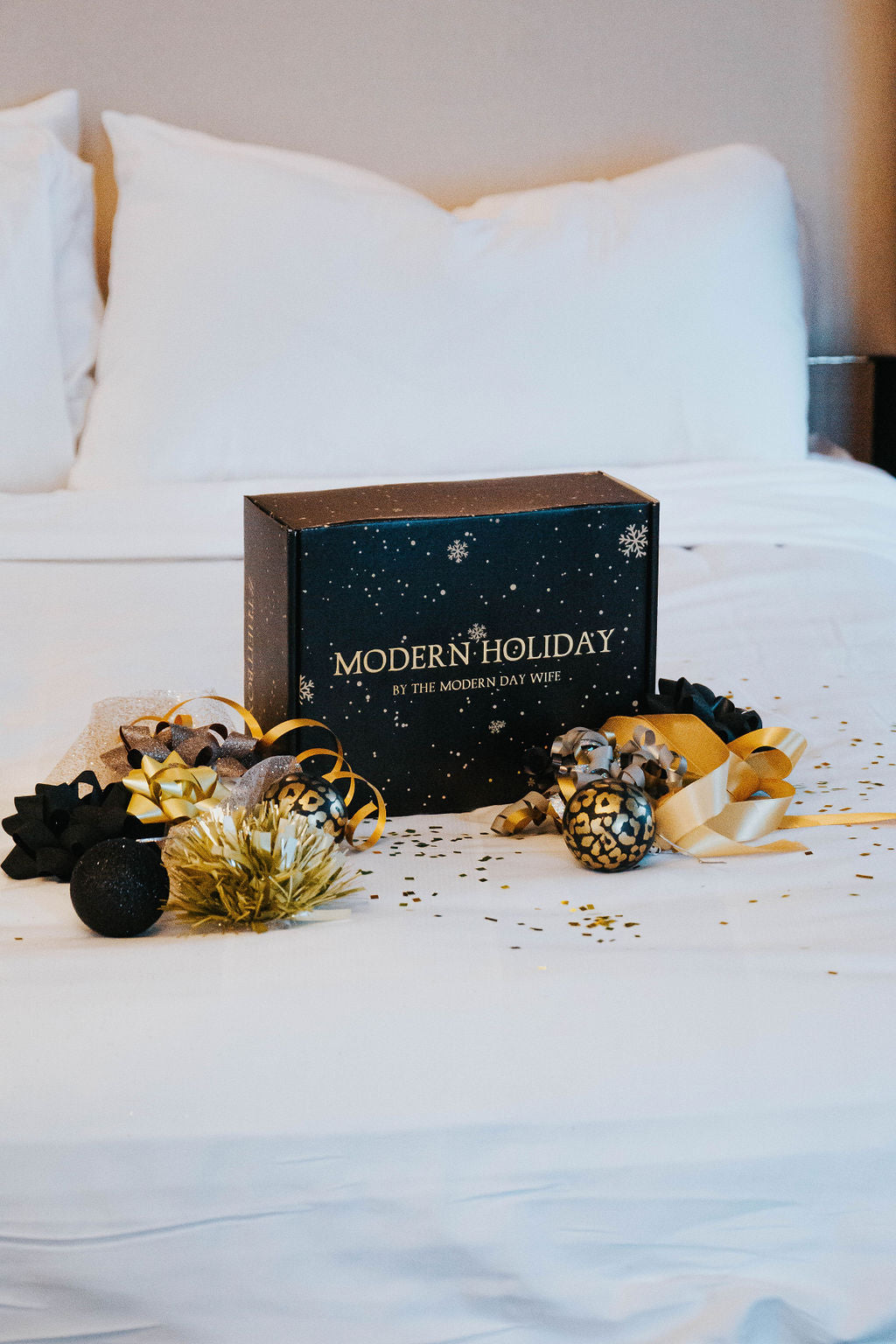 Modern Holiday IT Box - US Only